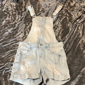 Short overalls